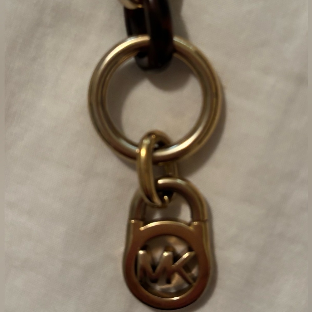 Michael Kors gold tone and tortoise-look toggle bracelet - Picture 4 of 6